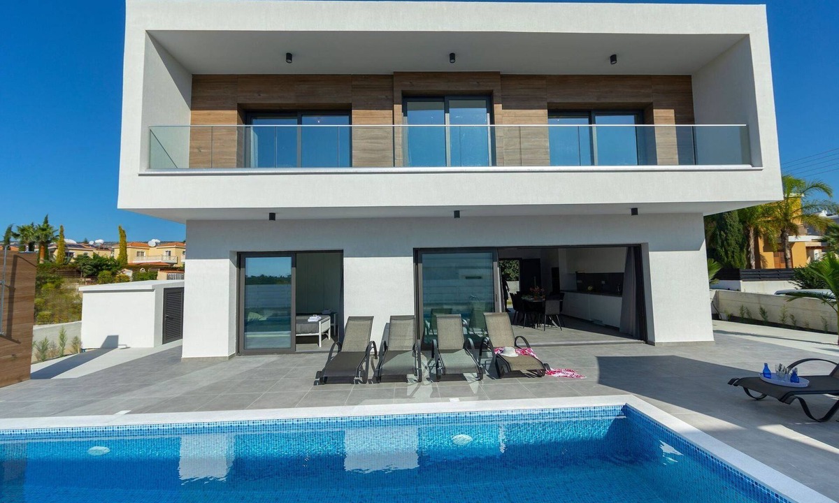 Pegeia Villa | Superb Coral Bay Villa | Villa Andre | 3 Bedroom Villa | 3 Bedrooms