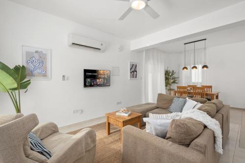 Peyia Town House | Tariro Townhouse by Nomads