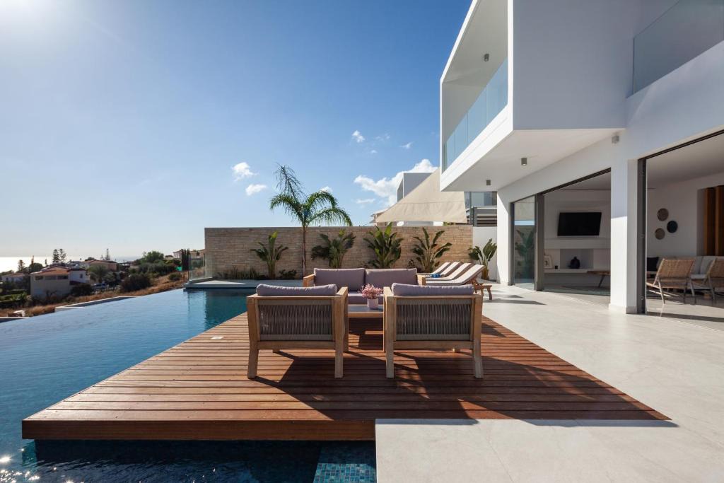 Peyia Town Villa | Thalassa