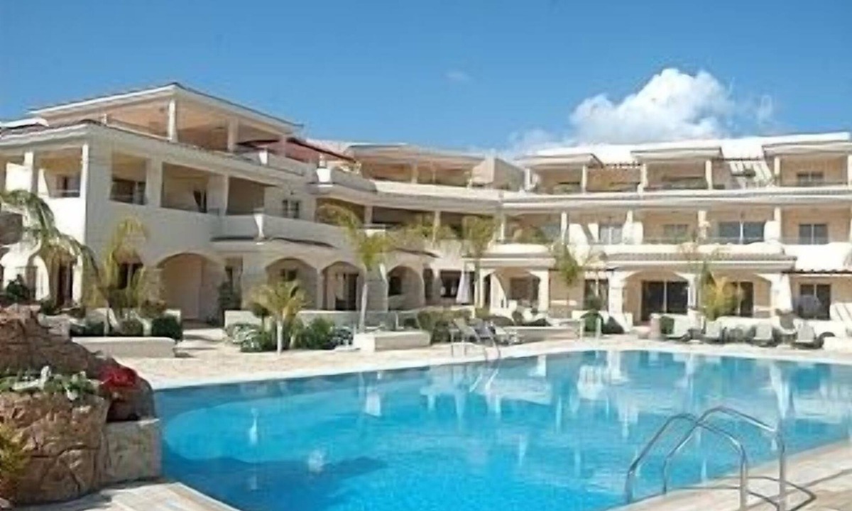 Mandria Apartment | The complex has a sauna and fitness room, health spa, jacuzzis, outdoor pools,