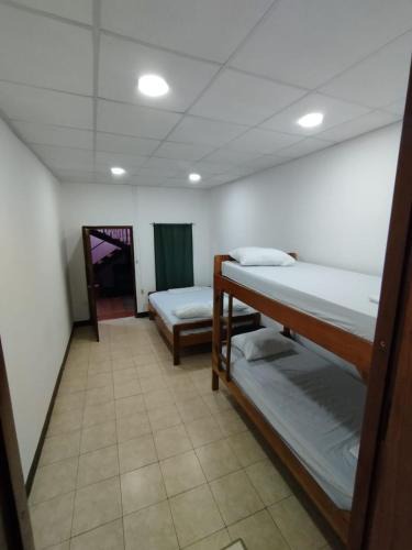 Moyogalpa Hotel | The Landing Hotel And Restaurant
