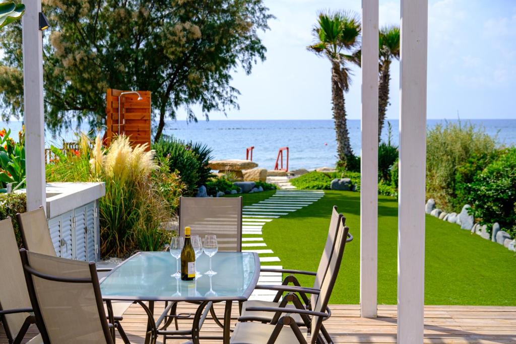 Pervolia House | The MedView Garden House