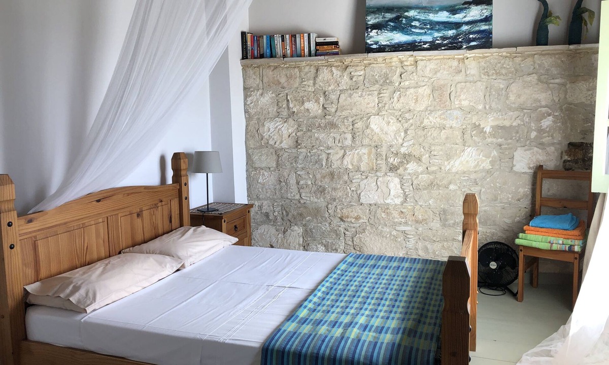 Pentakomo Apartment | Traditional Stone Village Apartment With Balcony
