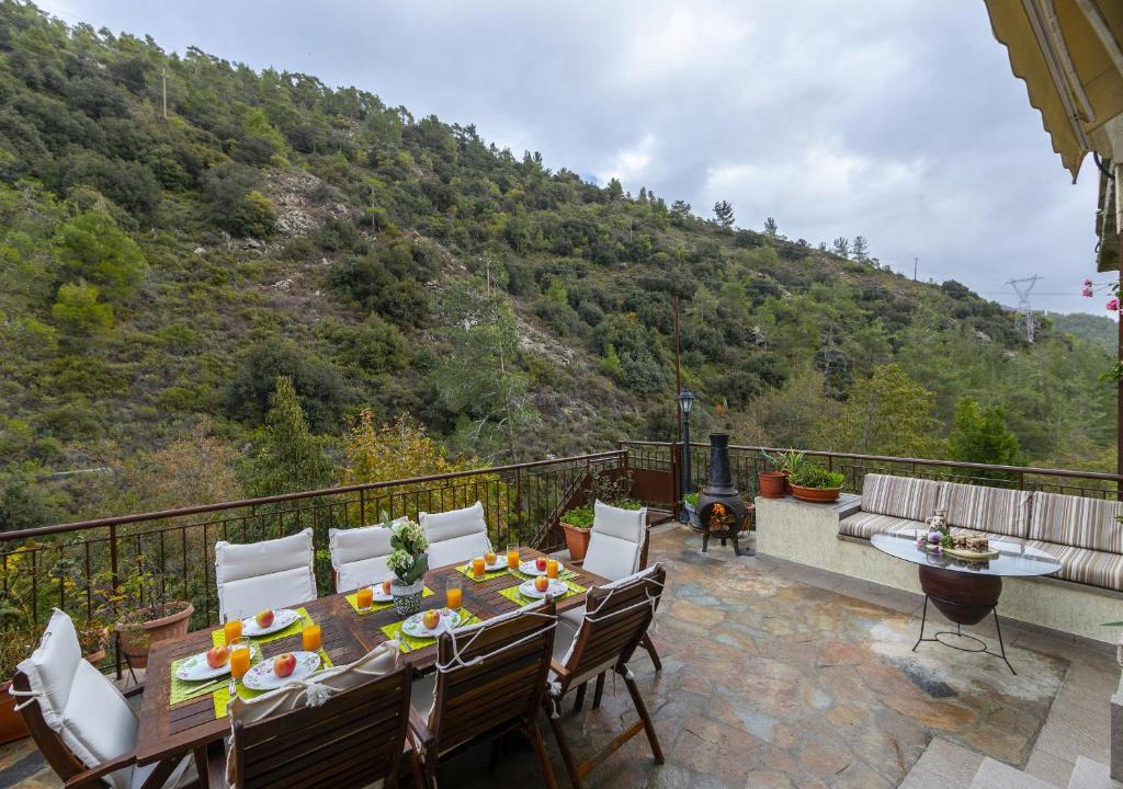 Kato Amiantos Villa | Troodos Riverside Cottage