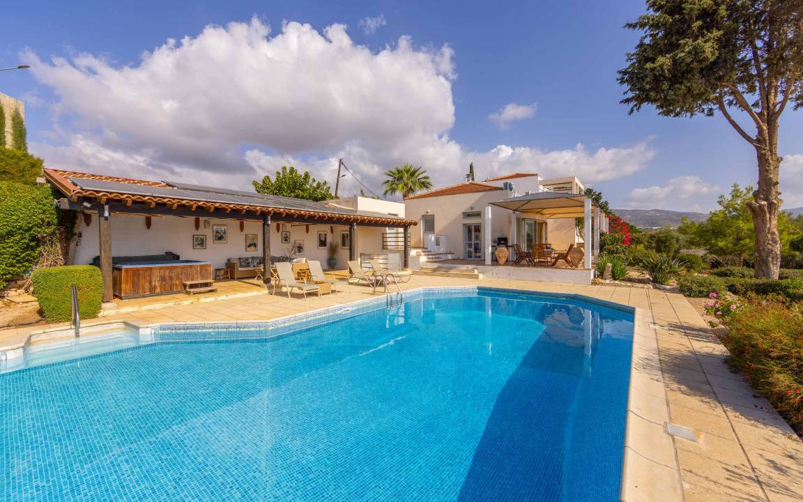 Peyia Town Villa | Villa ∙ 3 bedrooms ∙ 6 guests