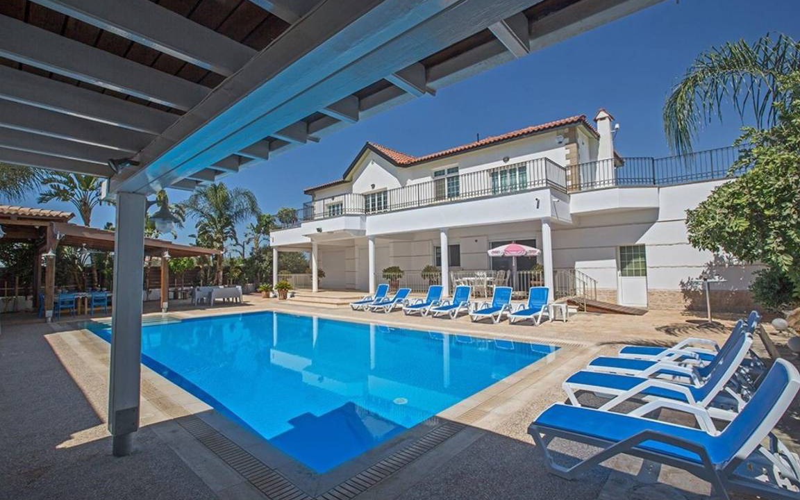 Paralimni Villa | Villa ∙ 5 bedrooms ∙ 10 guests