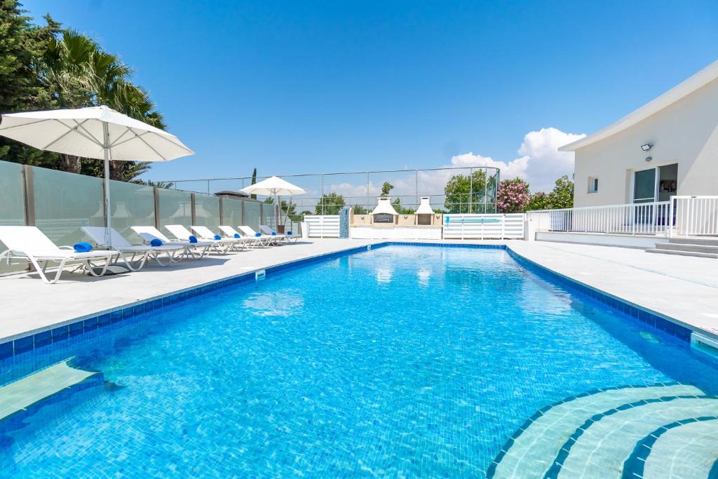 Softades Villa | Villa Amelia by Ezoria Villas