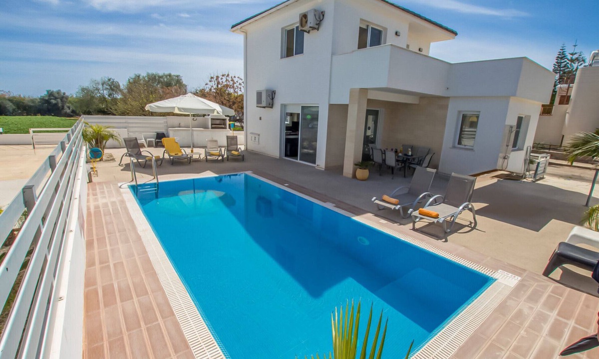 Pernera Villa | Villa Anemone - Sleeps 6 - Private Pool - Privacy