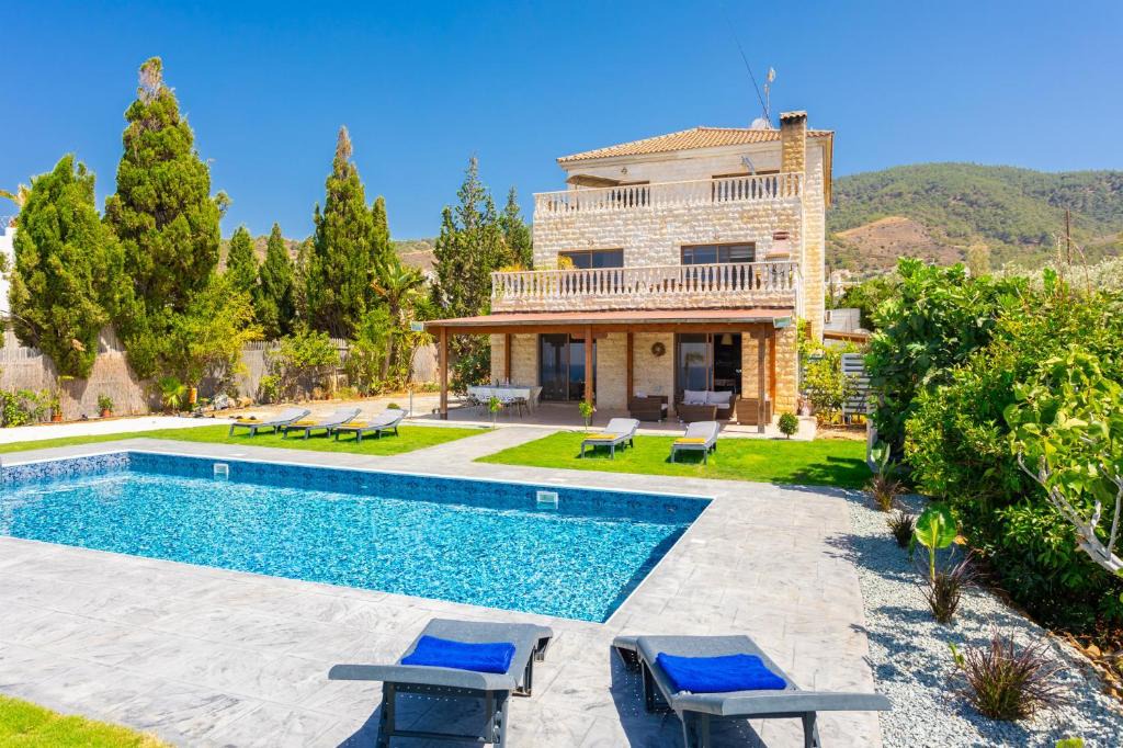 Pomos Villa | Villa Beach Heaven