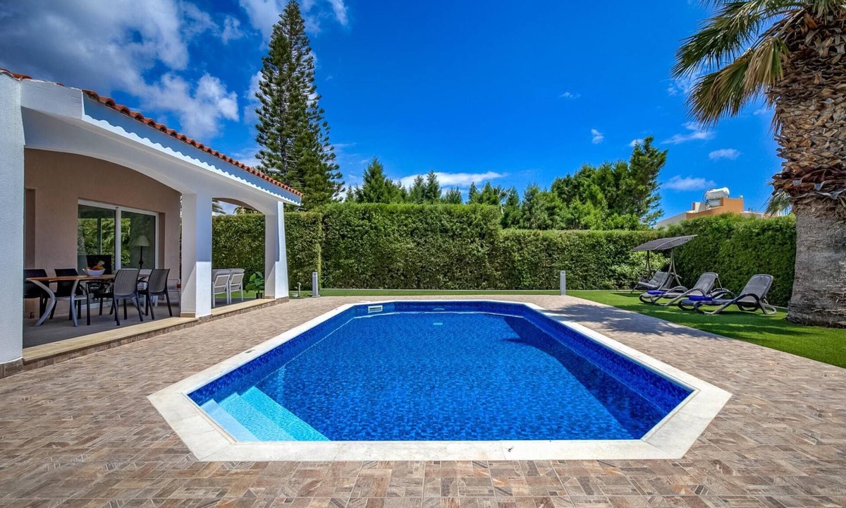 Pegeia Villa | Villa Casa Bella by Ezoria Villas