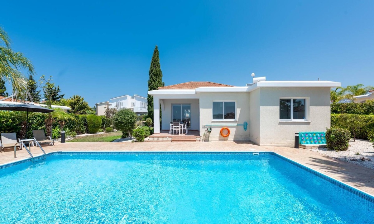 Pegeia Villa | Villa Cassia by Ezoria Villas