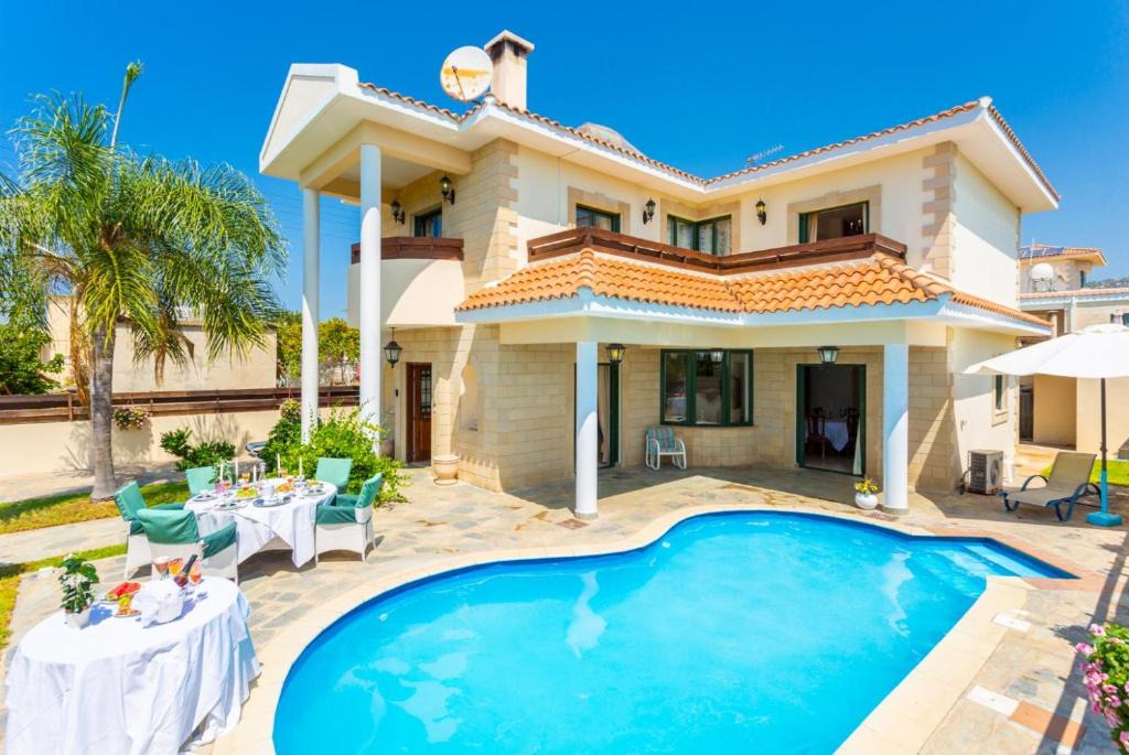 Ayia Marina Chrysochous Villa | Villa Charianna