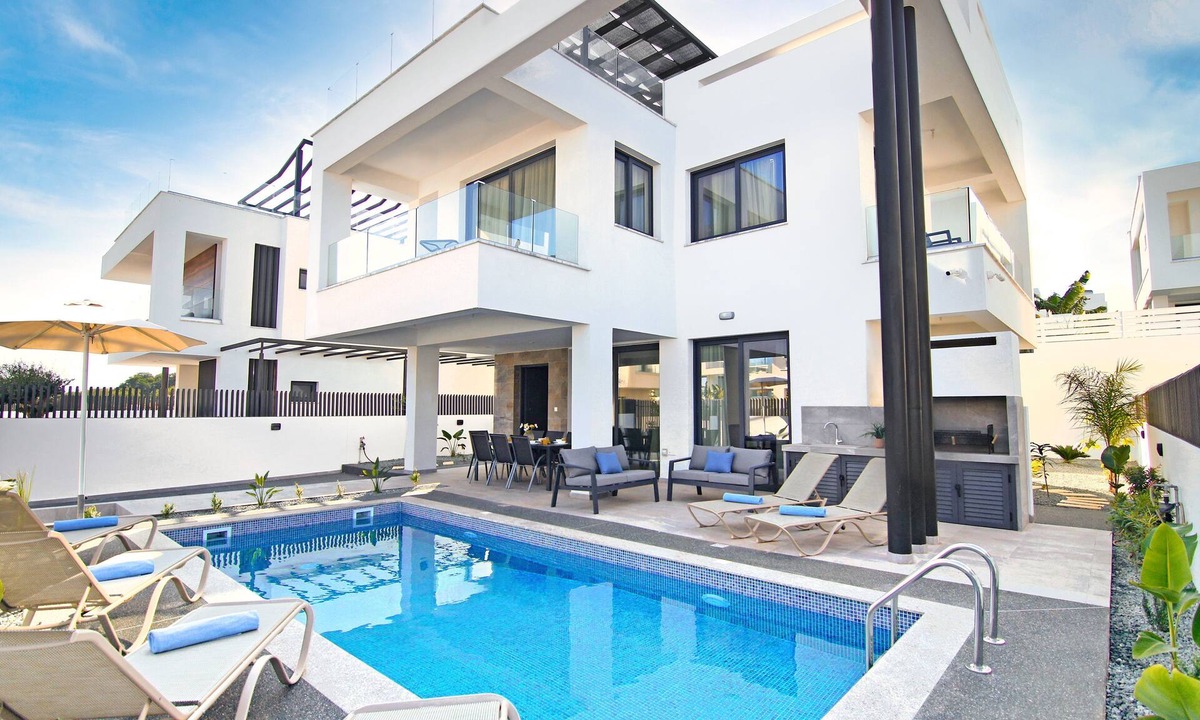 Paralimni Villa | Villa Daniella- 3Bed Private Pool
