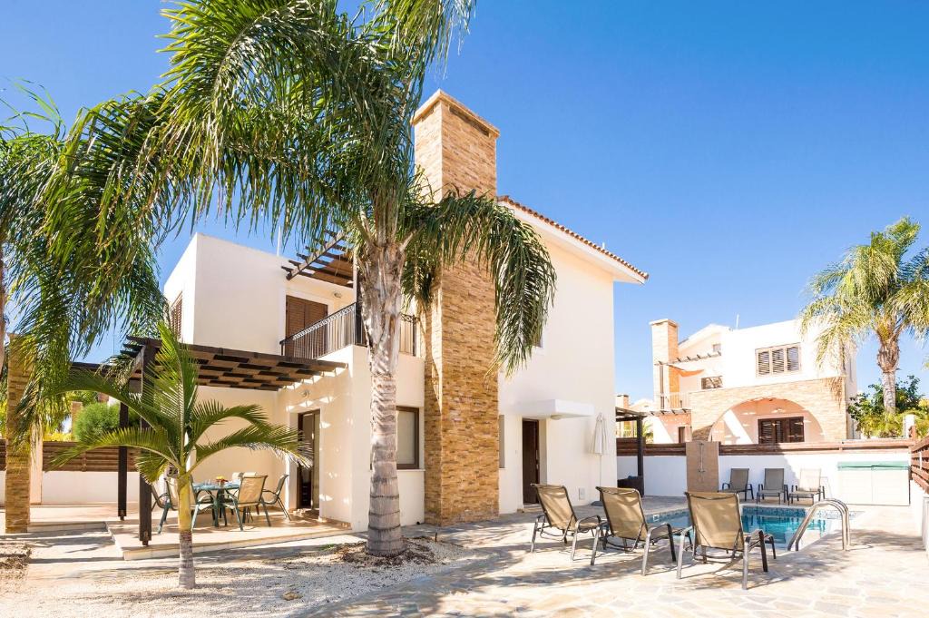 Ayia Thekla Villa | Villa Ioanna