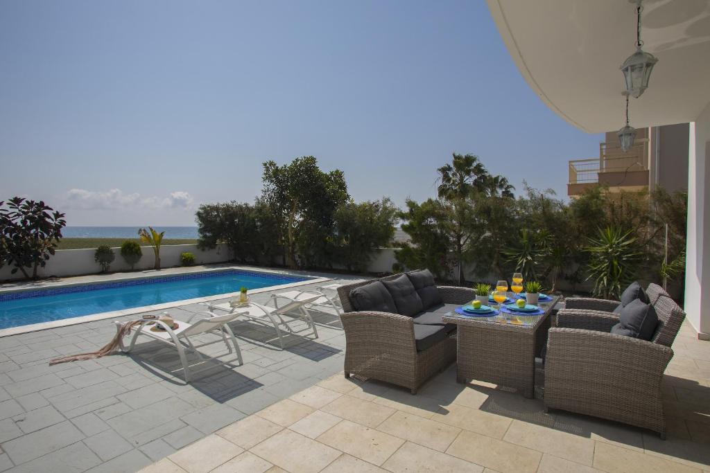 Mazotos Villa | Villa Iris