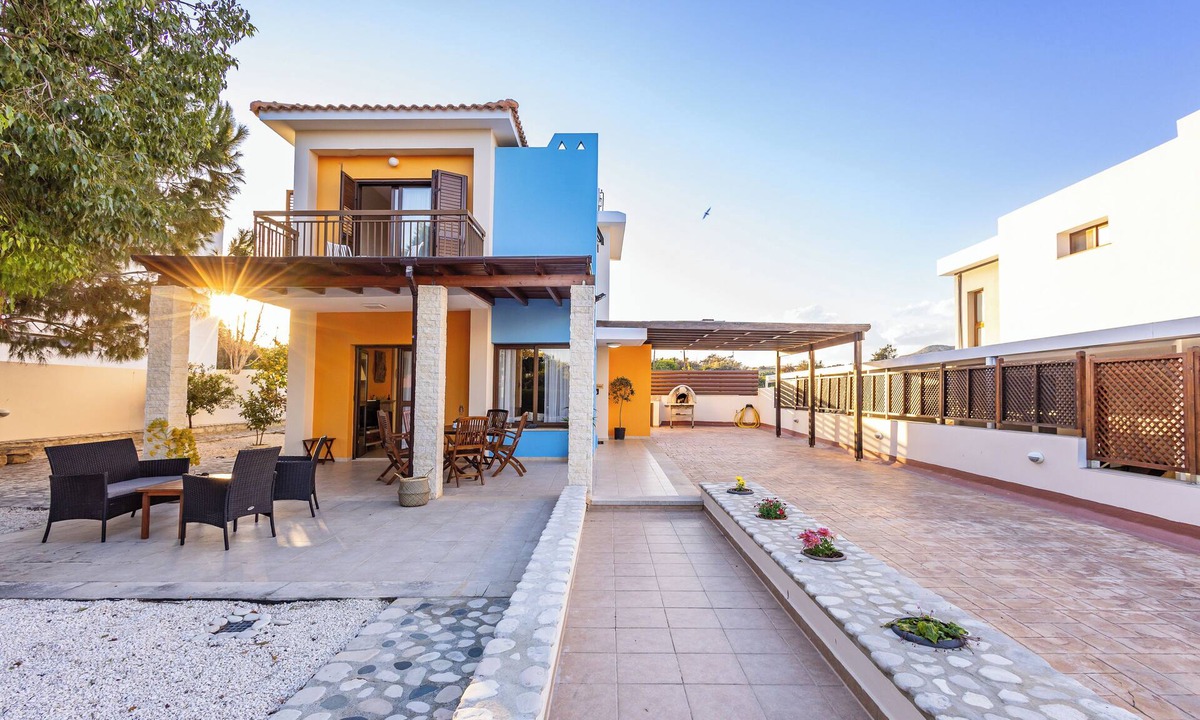 Agios Theodoros Villa | Villa Joan - 2 Bedroom Villa Steps Away From The Beach