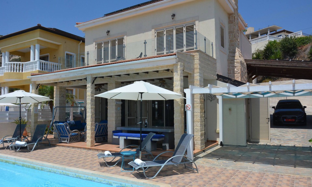 Pegeia Villa | VILLA OCEAN BREEZE - IMMACULATELY PRESENTED LUXURY VILLA WITH HEATED POOL