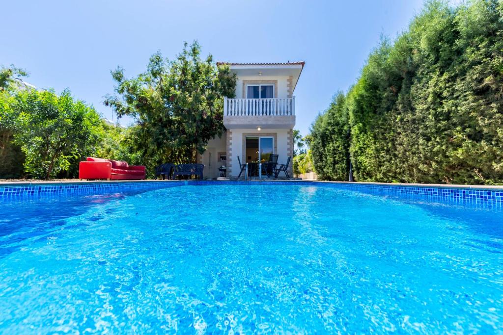 Ayia Napa Villa | Villa oposite Nissi beach 100 meters