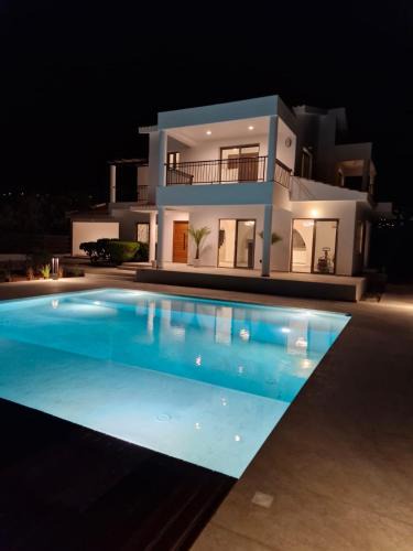 Peyia Town Villa | Villa Paradiso
