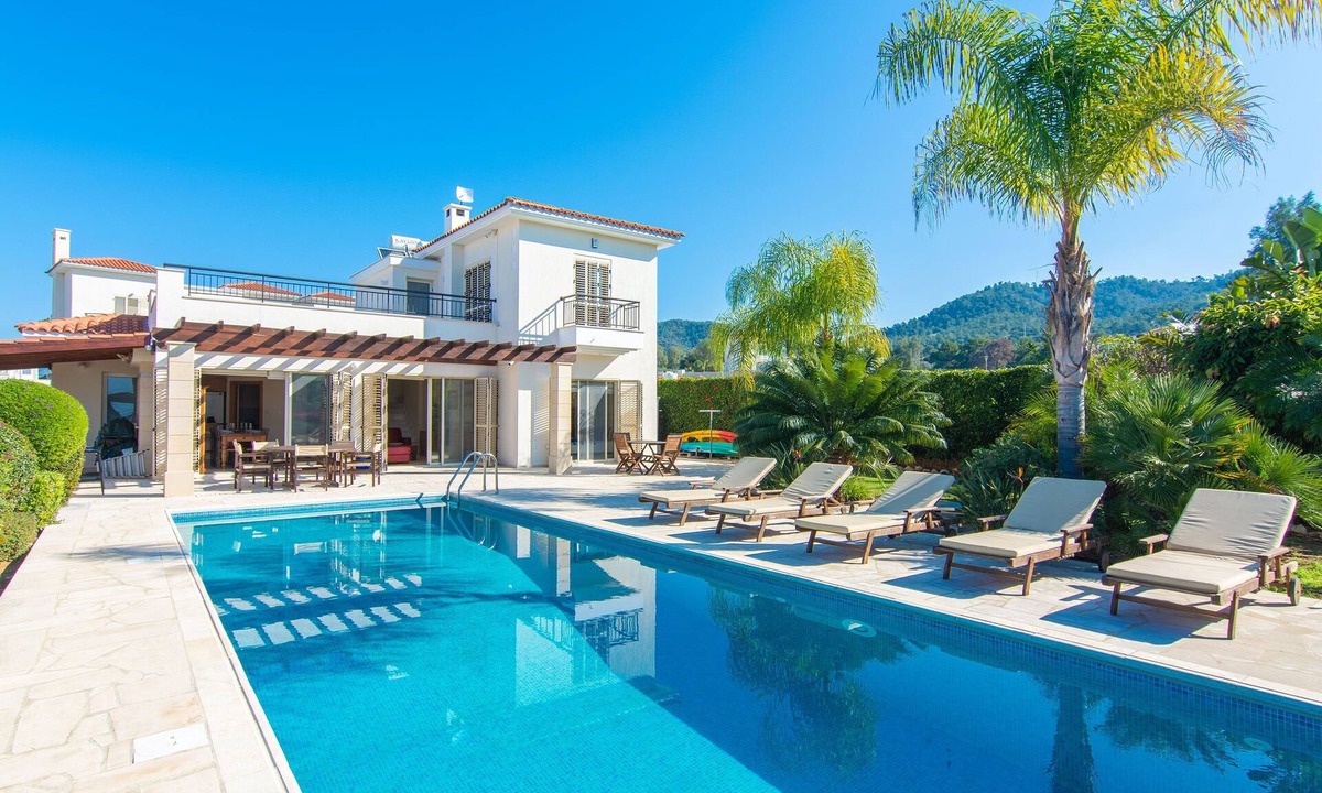 Argaka Cottage | Villa Pine View - a villa that sleeps 6 guests in 3 bedrooms