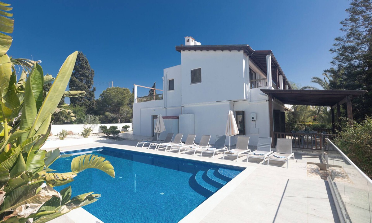 Ayia Napa Villa | Villa Rosie, Modern 4bdr Ayia Napa Villa With Pool