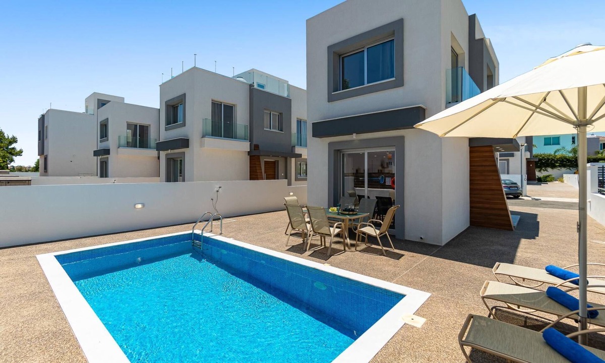 Paralimni Villa | Villa Seabreeze Elina by Ezoria Villas