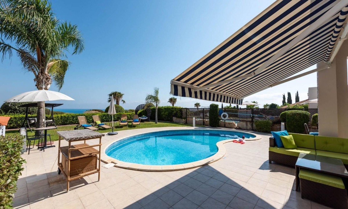 Pegeia Villa | Villa Tequila Sunrise by Ezoria Villas