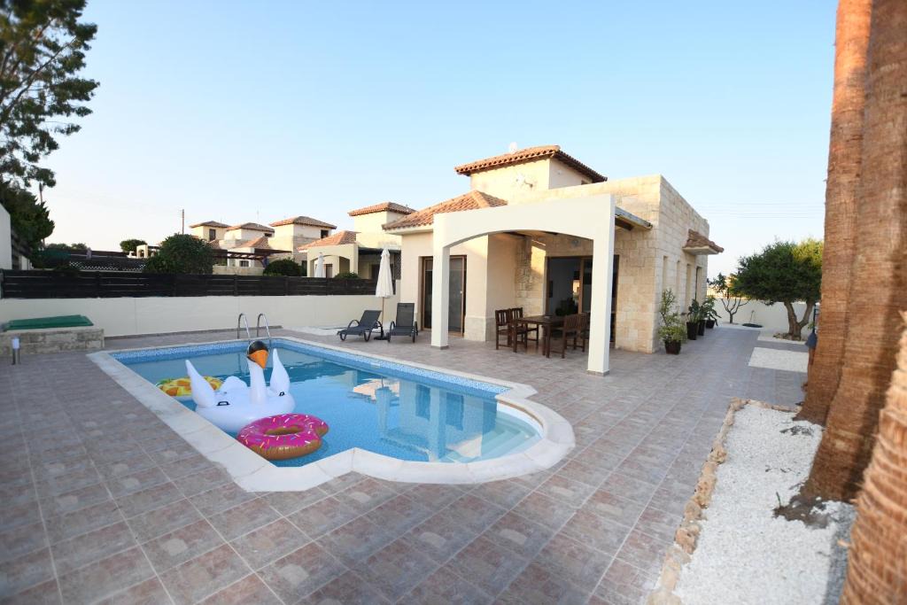 Pissouri Villa | Villa Trachonas