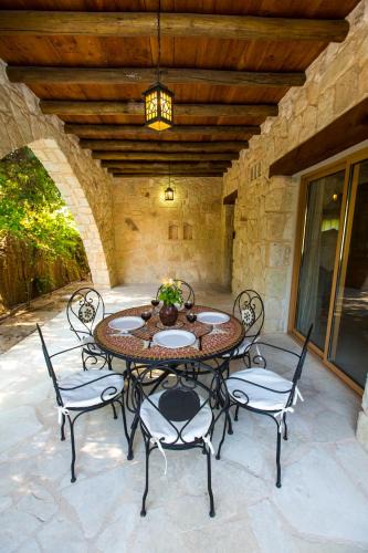 Miliou House | Villa Violaris