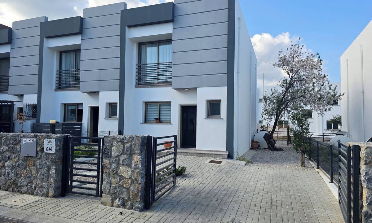 Karavas House | Villa West Park, 2-bedroom townhouse, near Merit Royal Hotel and beaches
