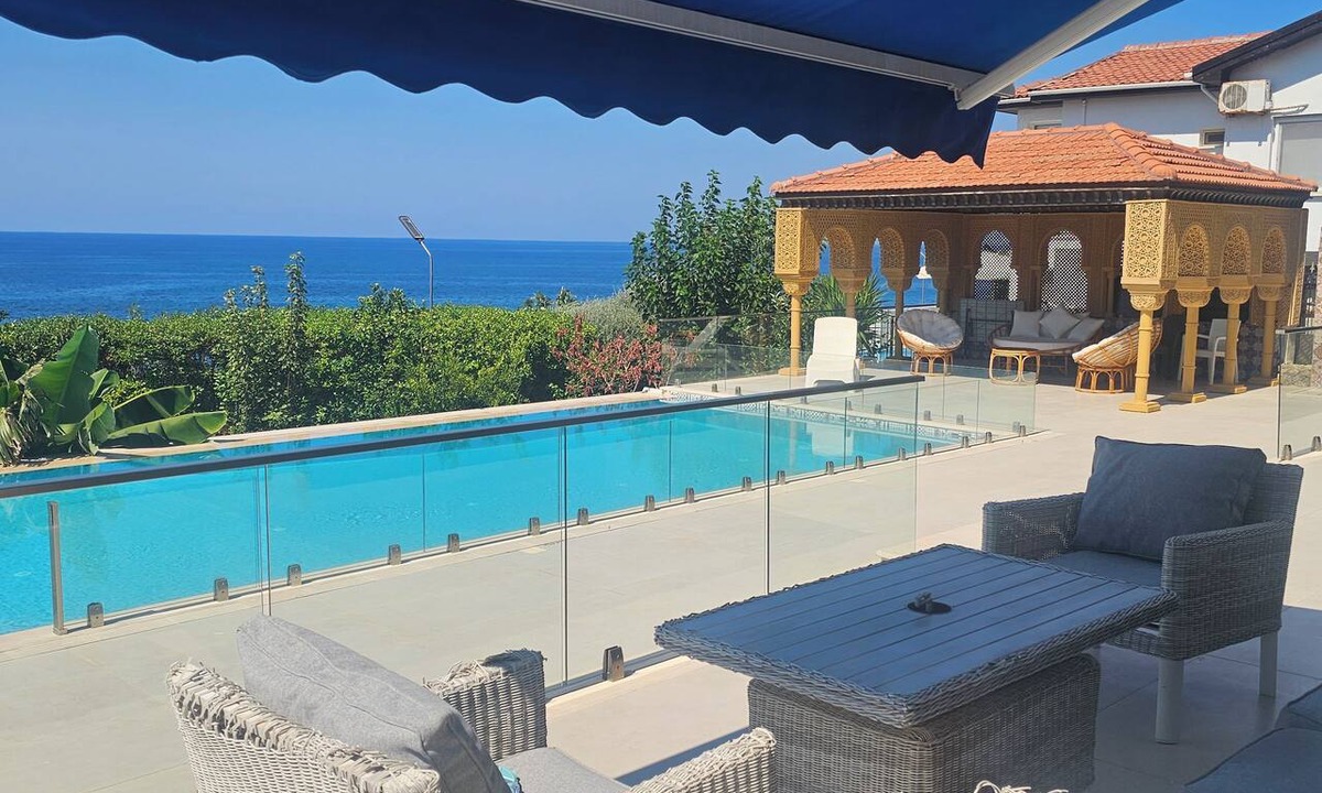 Kyrenia District Villa | Waterfront Luxury Villa