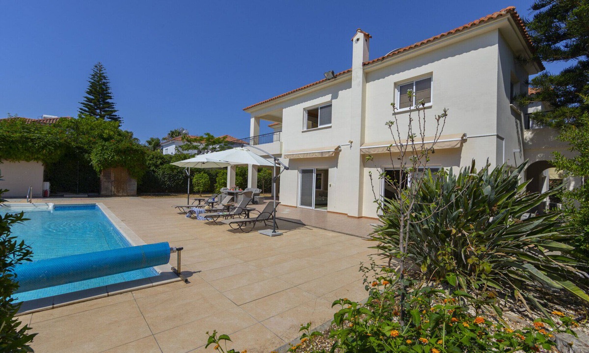 Pervolia Villa | You and Your Family will love this Beachfront Villa, Larnaca Villa 1400