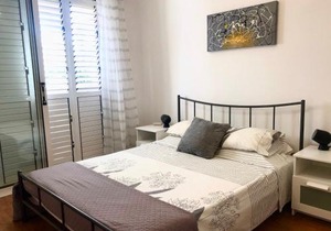 1 bedroom flat, prime location near sea, sleeps 4