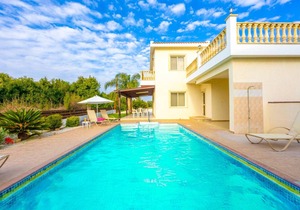 200 m² Villa ∙ 4 bedrooms ∙ 9 guests