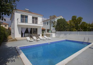 200 m² Villa ∙ 4 bedrooms ∙ 8 guests