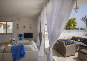 200 m² Villa ∙ 4 bedrooms ∙ 8 guests