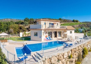 210 m² Villa ∙ 4 bedrooms ∙ 9 guests