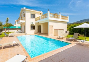 225 m² Villa ∙ 4 bedrooms ∙ 9 guests