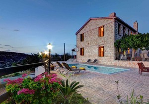 398 m² Villa ∙ 5 bedrooms ∙ 11 guests