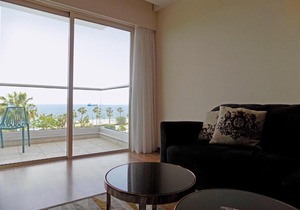 3b Seafront Retro apt - Olympic beach