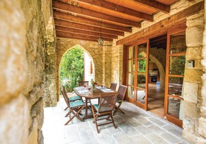 Amazing home in Miliou Paphos with 3 Bedrooms, Outdoor swimming pool and Swimming pool
