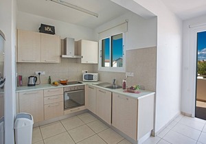 An apartment that sleeps 5 guests in 2 bedrooms