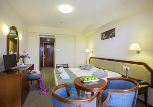 Aquamare Beach Hotel & Spa