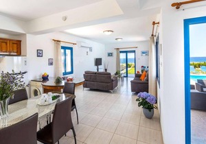 Beachfront 3 bed villa with sea views.