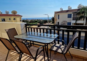Beautiful 2 bedroom apartment located pool level, sea view, FREE WIFI