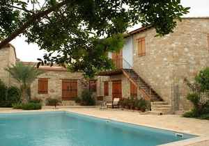 Beautiful Country House Apartment with A/C, WiFi & Pool in the Historical Village of Choirokoitia