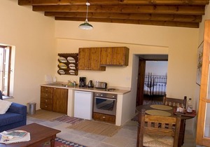 Beautiful Country House Apartment with A/C, WiFi & Pool in the Historical Village of Choirokoitia