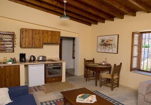 Beautiful Country House Apartment with A/C, WiFi & Pool in the Historical Village of Choirokoitia