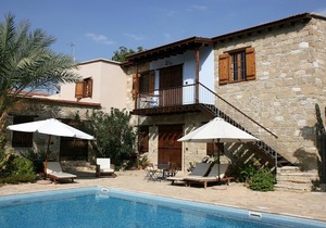 Beautiful Country House Apartment with A/C, WiFi & Pool in the Historical Village of Choirokoitia