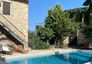 Beautiful Country House Apartment with A/C, WiFi & Pool in the Historical Village of Choirokoitia